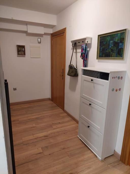 Family Apartment Andrea Алакас Екстериор снимка