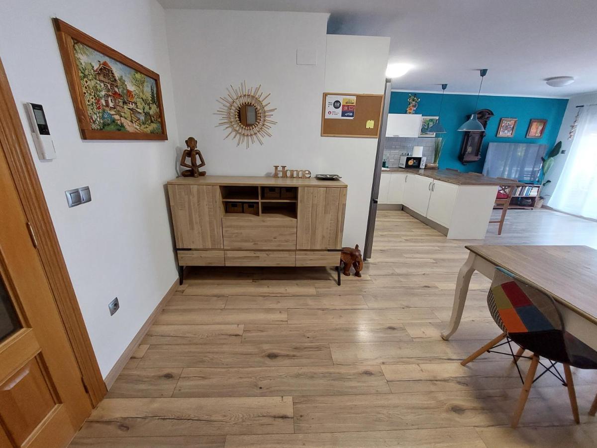 Family Apartment Andrea Алакас Екстериор снимка