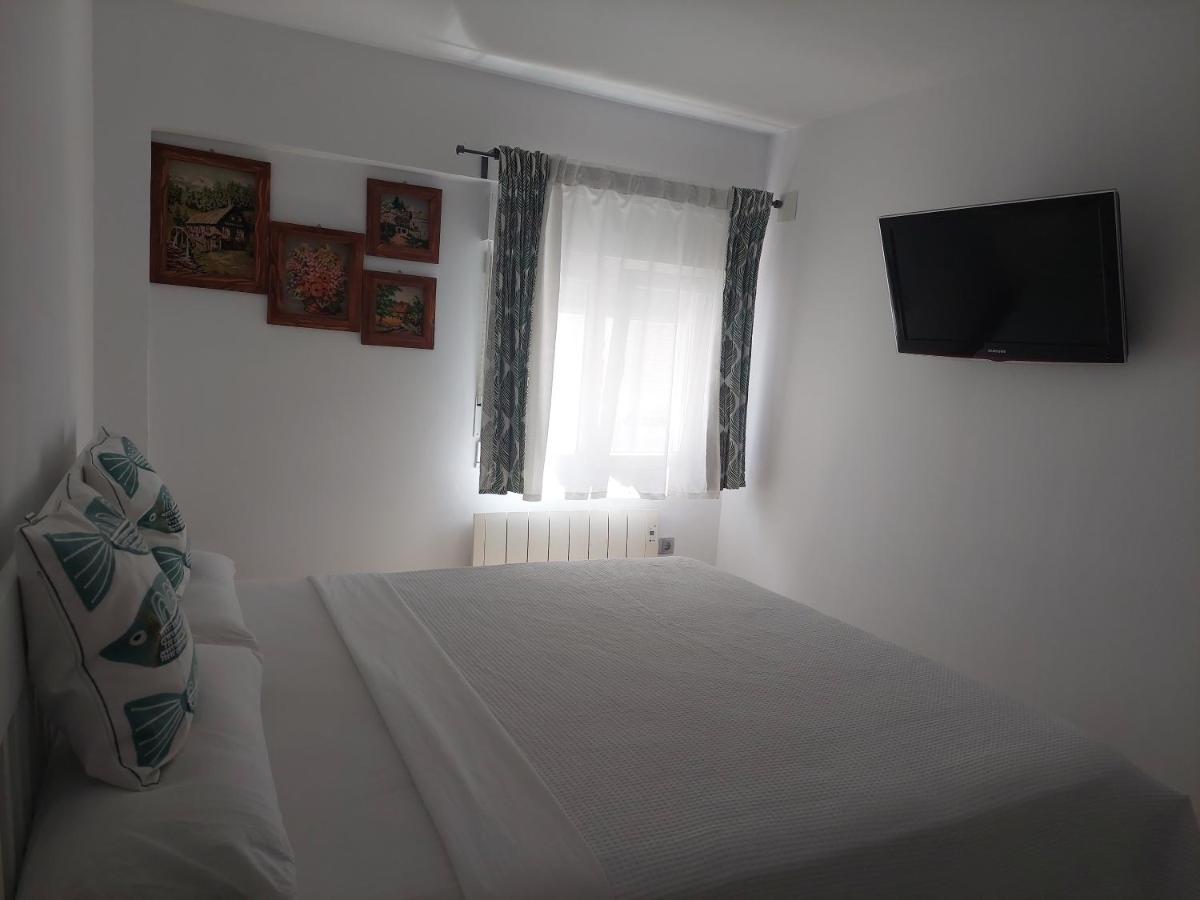 Family Apartment Andrea Алакас Екстериор снимка